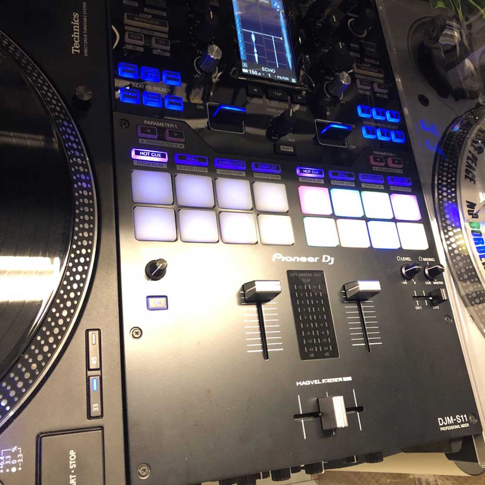 Pioneer DJ開発者インタビュー DJM-S11とDJM-S7の魅力と可能性【前編】【DJM-S11編】 | イケベ デジタルタワー /  DIGITAL TOWER